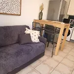 5 Min A Pied De La Plage, Wifi, Tres Joli Maisonnette 4 Couchages, Apartmán