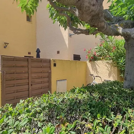 5 Min A Pied De La Plage, Wifi, Tres Joli Maisonnette 4 Couchages, *