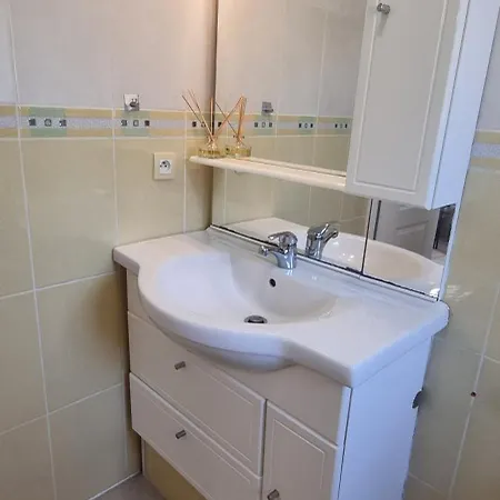 Bord De Mer, 5 Min A Pied De La Plage, Wifi, Tres Joli Maisonnette 4 Couchages, Apartmán *